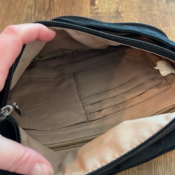 Baggallini Black Belt bag - Picture 6 of 10